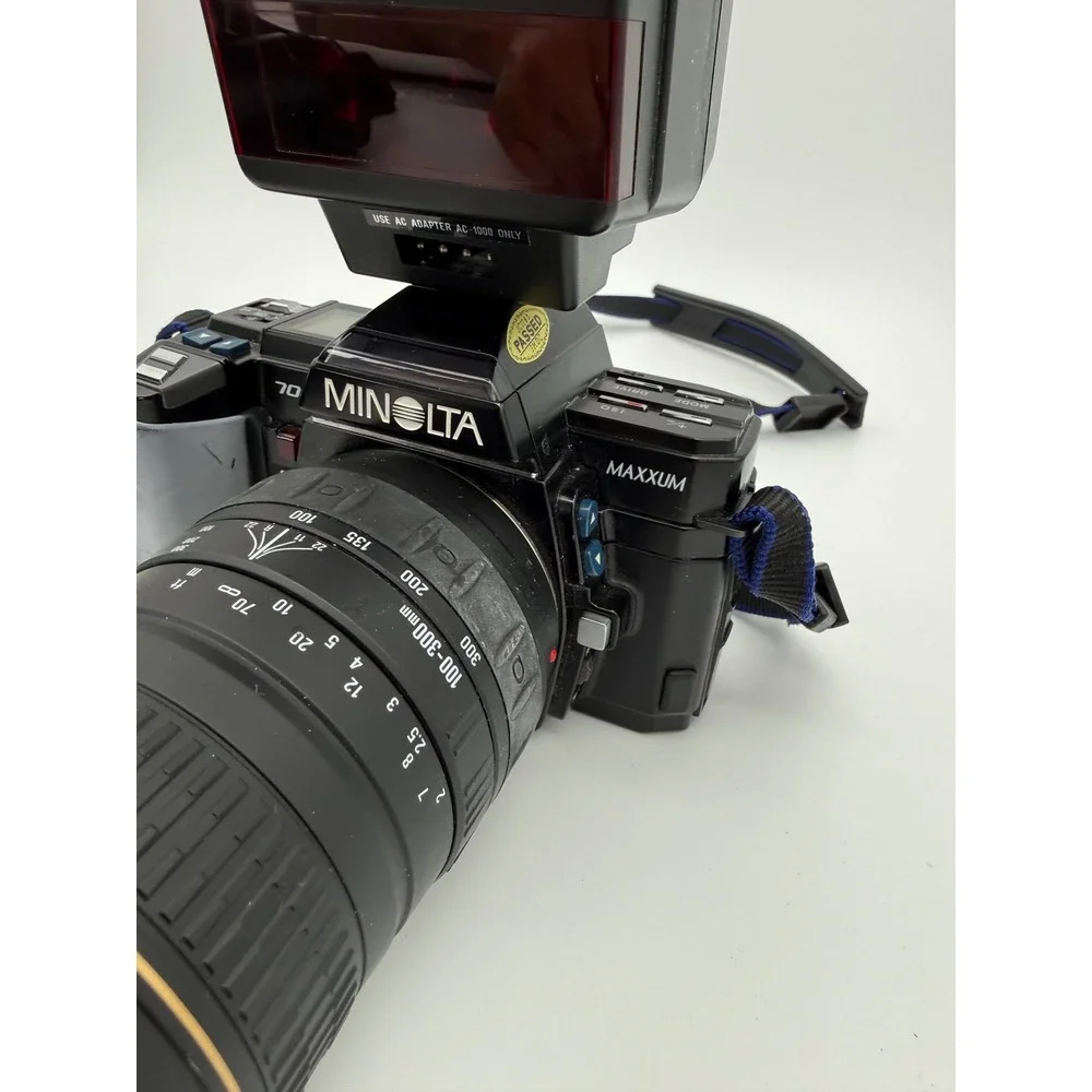 Minolta Maxxum 7000 & 3000i 35mm SLR Camera Bundle 75-200mm 100-300mm Lenses